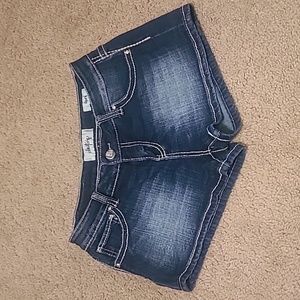 Daytrip denim shorts. Scorpio size 30